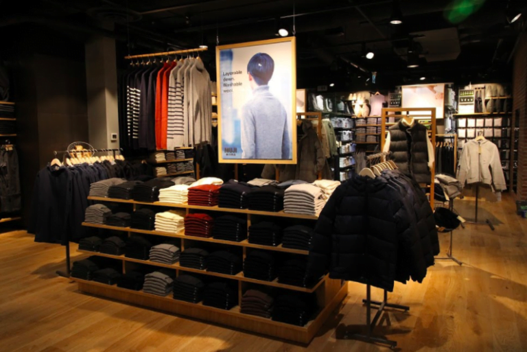 MUJI Opens Massive Vancouver Flagship to Huge Crowds [Video/Photos]