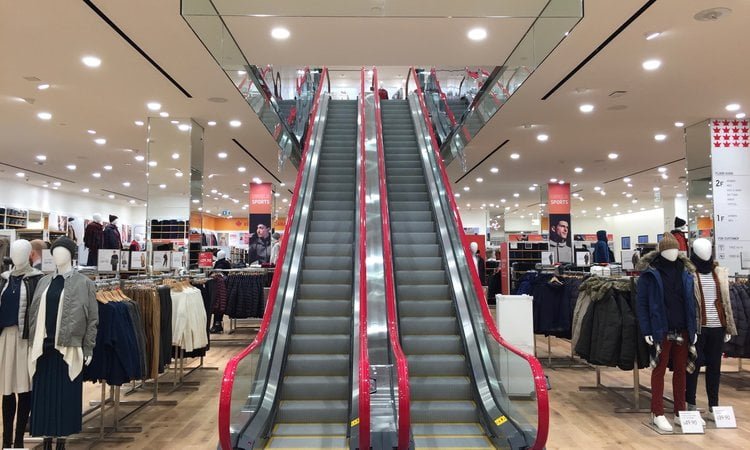 Uniqlo's First Alberta Store Opens In West Edmonton Mall Next Month -  Narcity