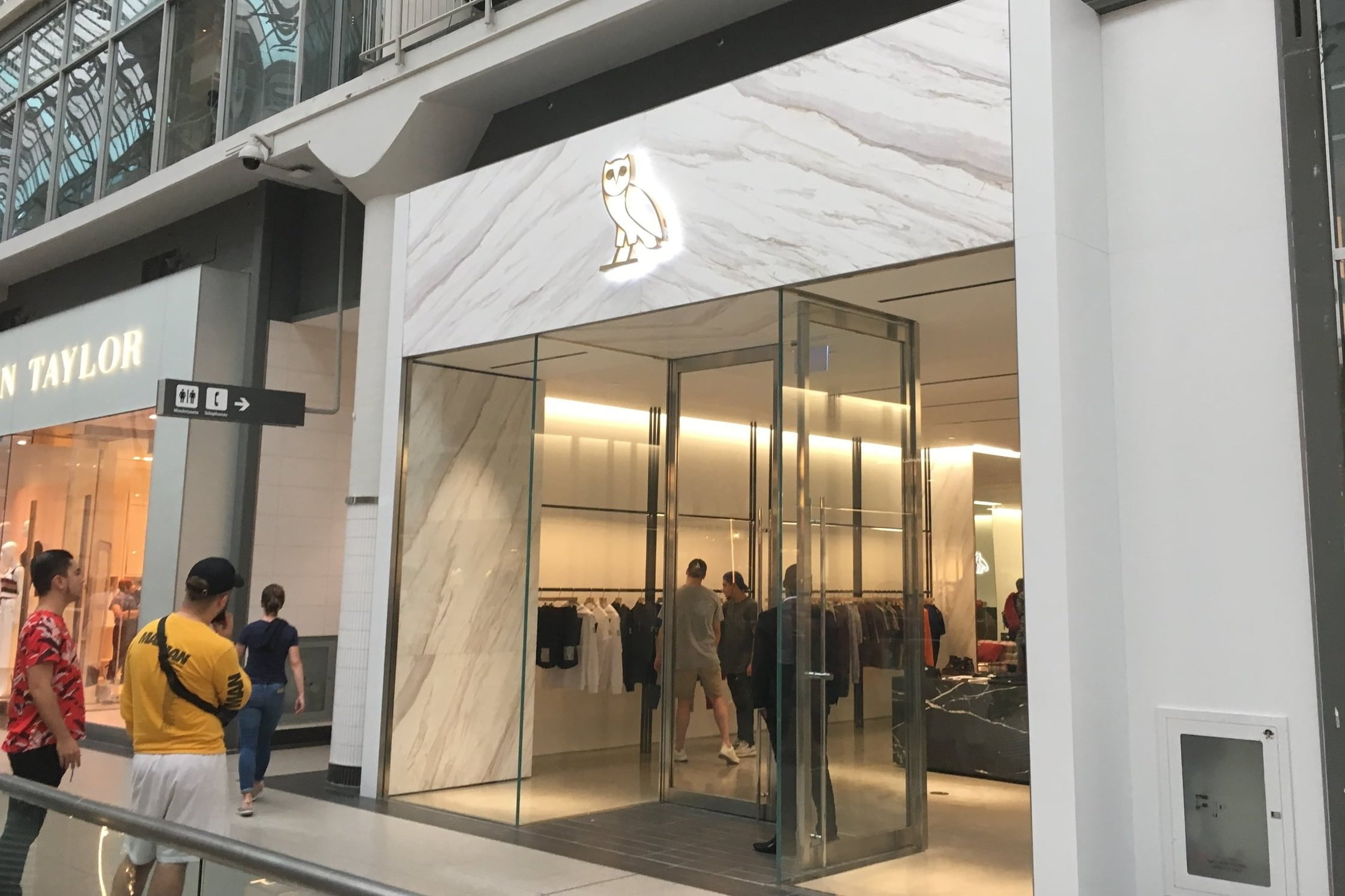 Soeverein Conflict Milieuvriendelijk Drake's 'OVO' Brand Continues Canadian Store Expansion with High Profile  Location [Photos]