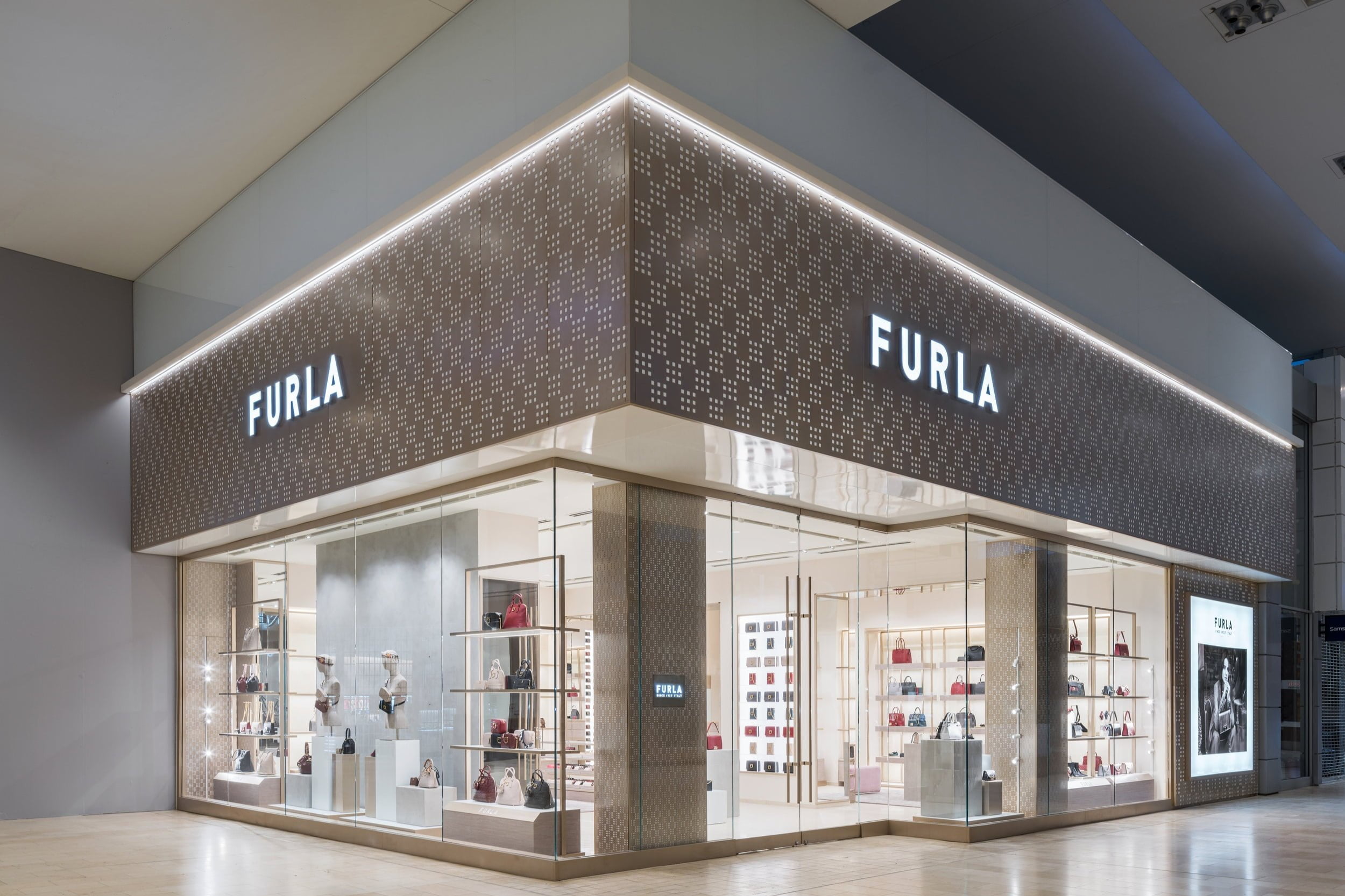 Luxury Italian 'Furla' Enters Canadian Market with Multi-Store Expansion [Photos]