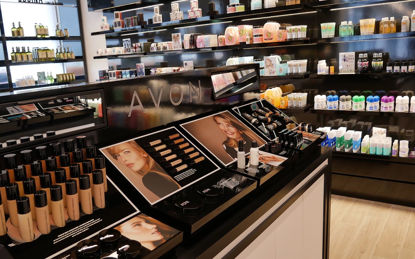 Avon Launches Experiential Brick-and-Mortar Expansion with 3