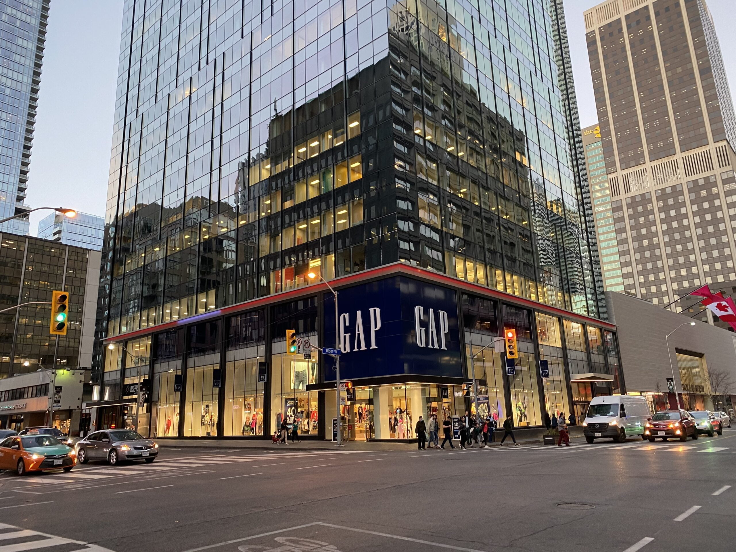 Mall officials keeping an eye on Canadian Gap store closures