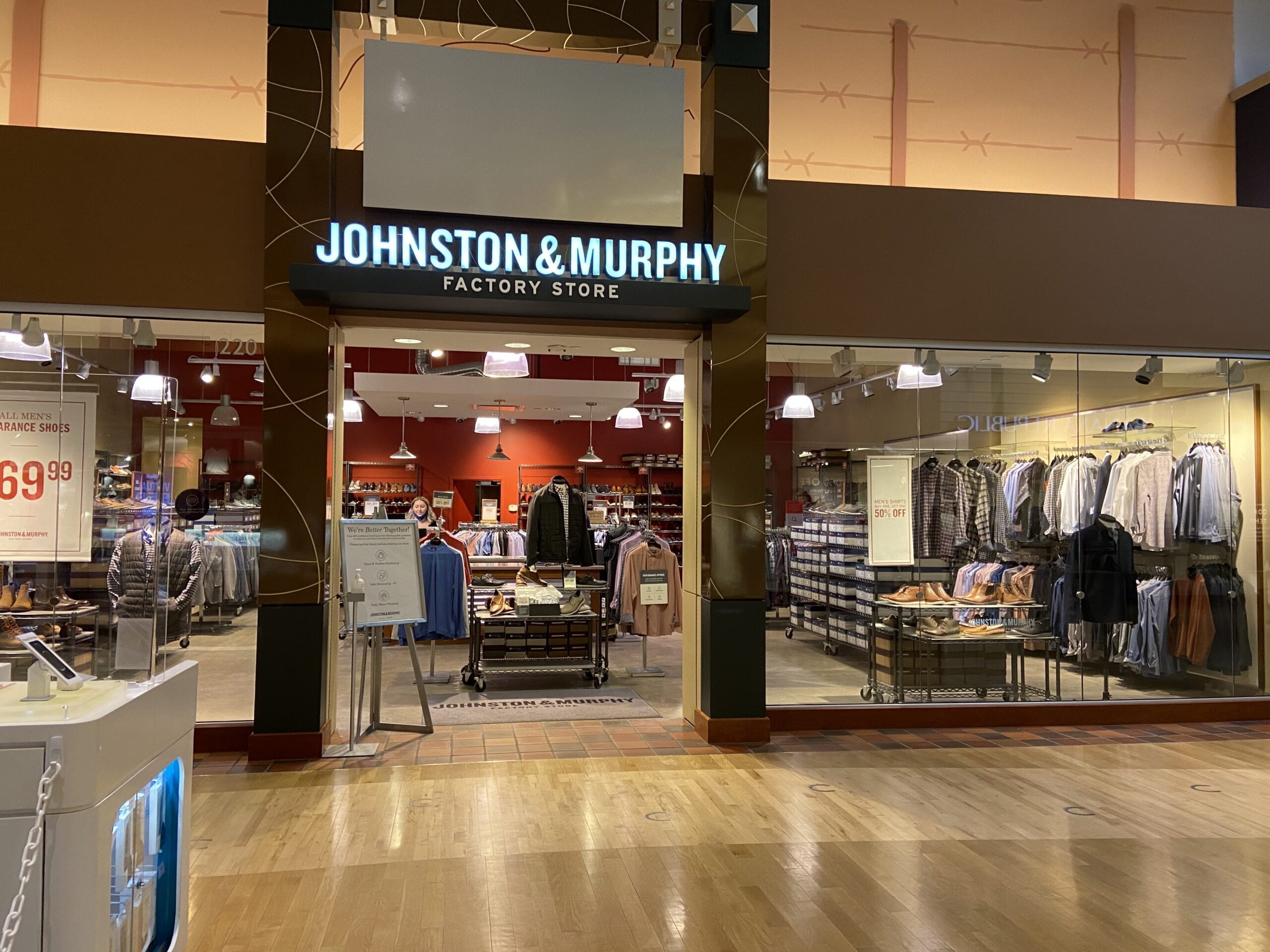 Johnston & Murphy at CrossIron Mills
