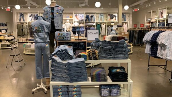 Lucky Brand Jeans Re-Enters Canada with Multiple Storefronts in ...