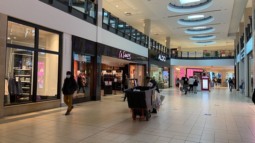 La Senza on the Lower Level at CF Chinook Centre