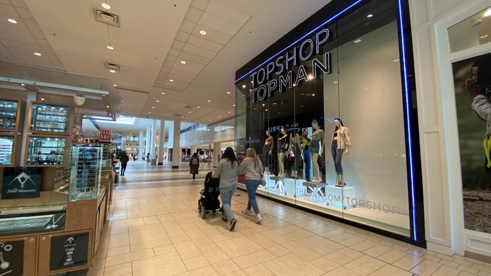 TOPSHOP on CF Chinook Centre's lower level