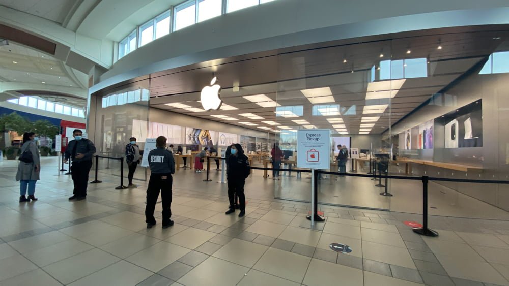 Apple at CF Market Mall