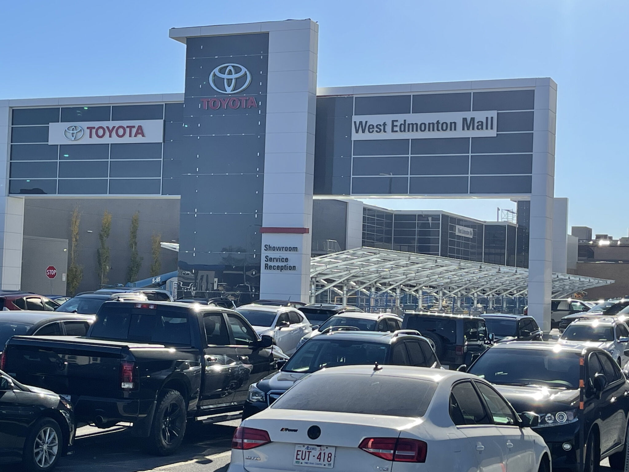 Toyota Opens World's Largest InMall Service Dealership at West