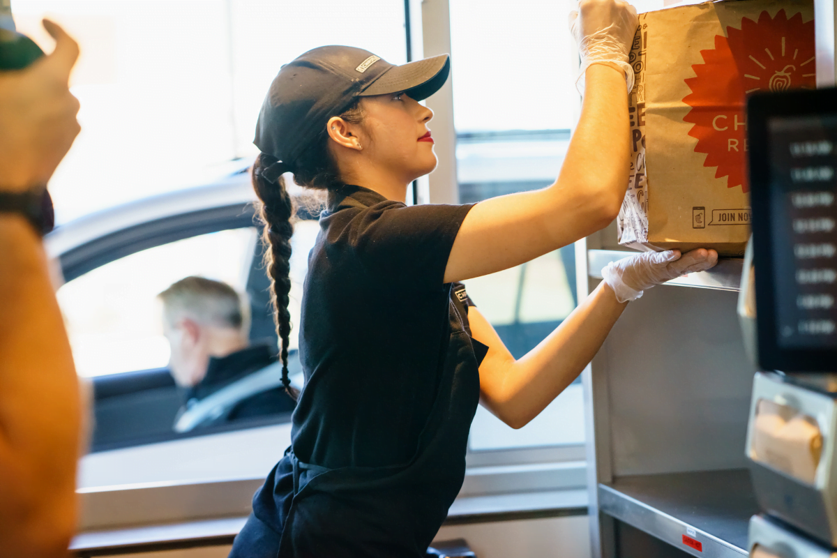 Chipotle Mexican Grill Opens 1st Drive Thru Location In Canada With   Chipotle 2 