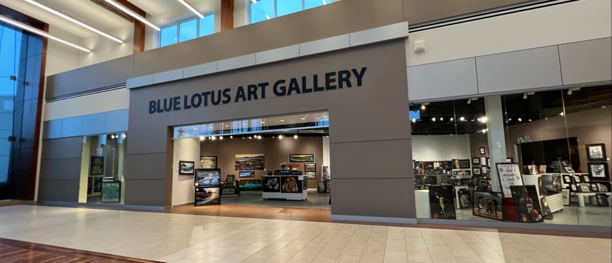 Blue Lotus Art Gallery at Tsawwassen Mills in Delta, BC (December 2021). Photo: Lee Rivett.