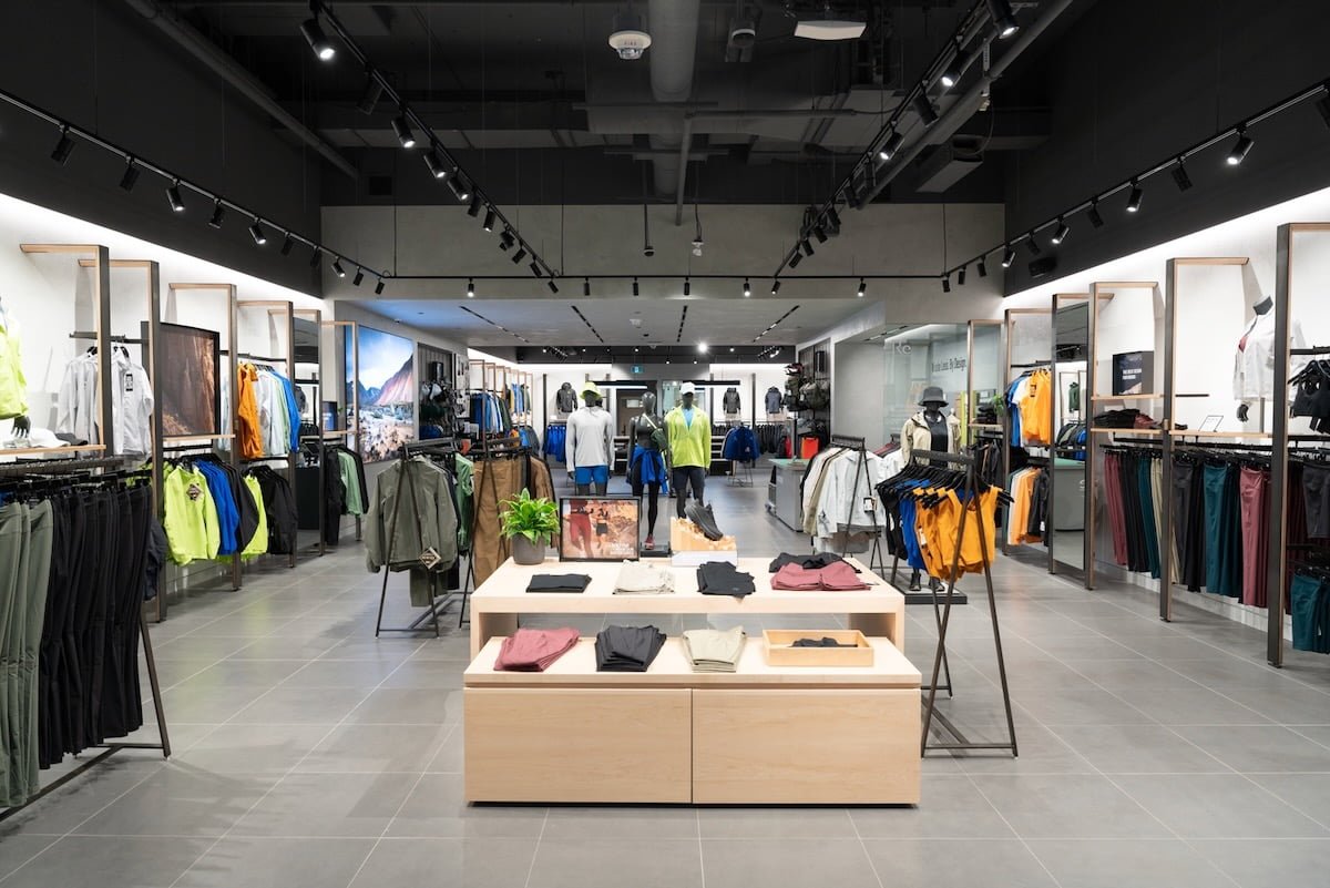 Arc'teryx Debuts 1st-in-Canada ReBIRD Service Center in Newly-Opened CF ...