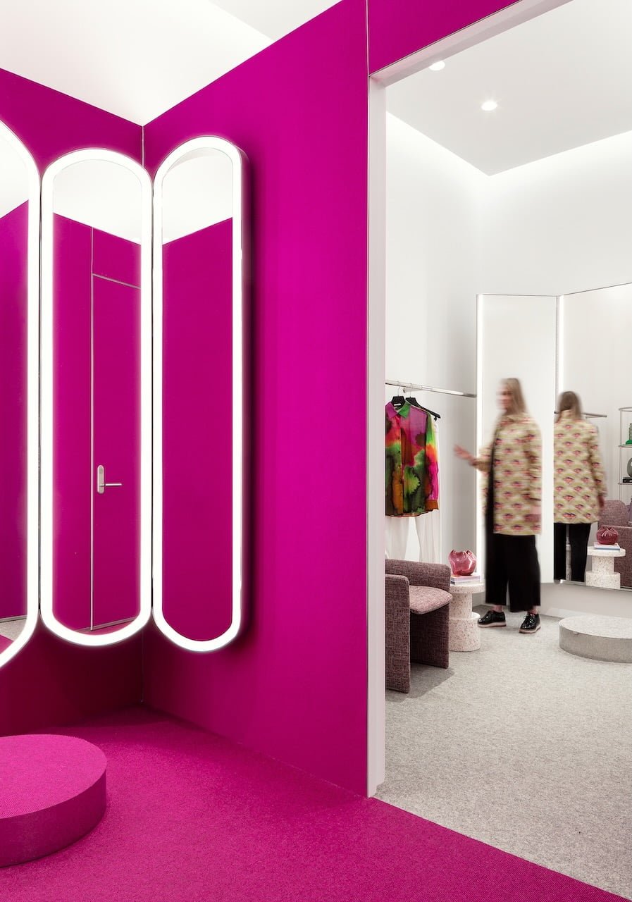 Holt Renfrew Launches Unique Social MediaFriendly Change Room Area at