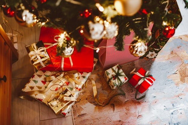 25 Inexpensive Christmas Gift Ideas That Mom Will Love: $0 to $50