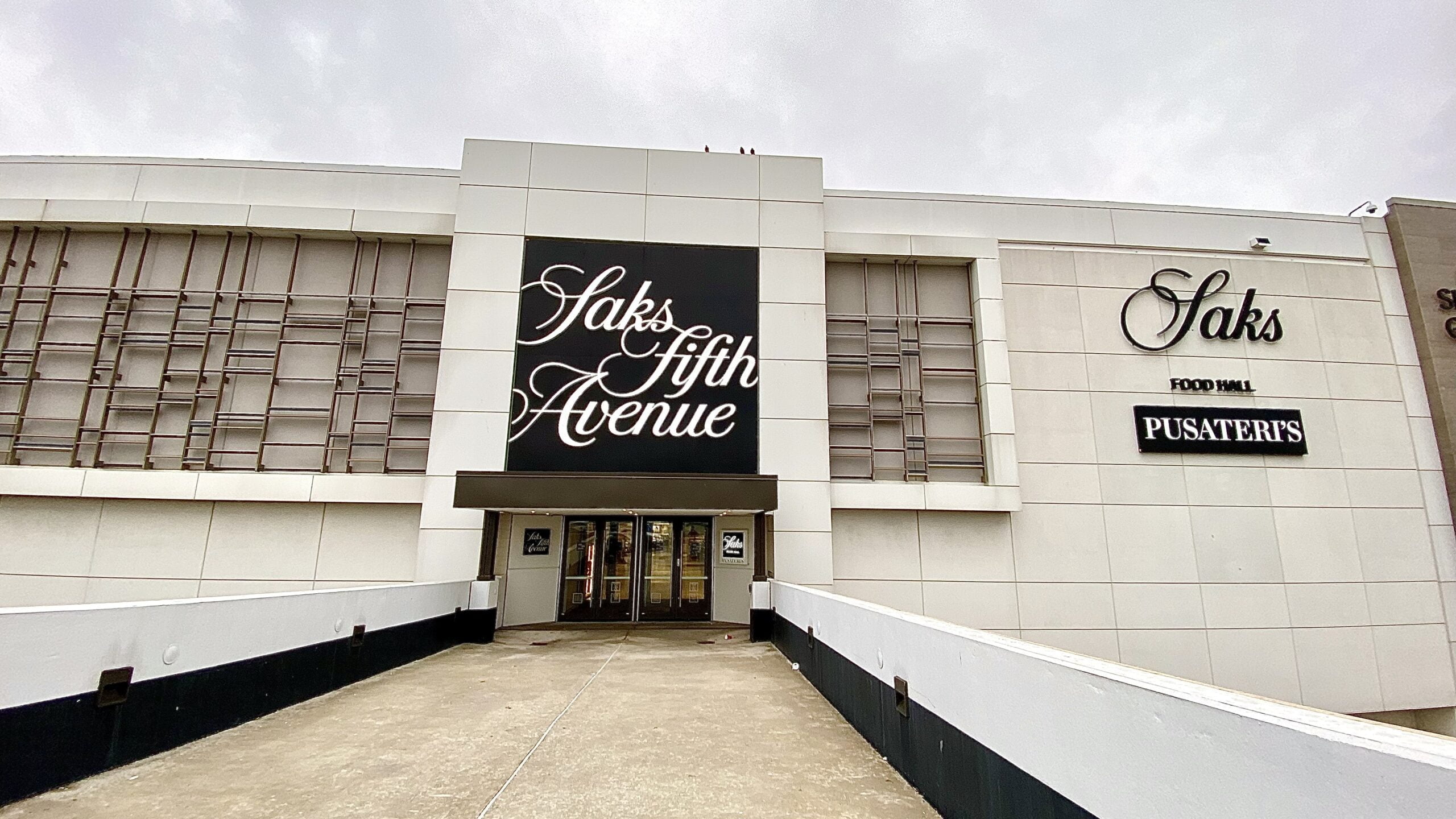 Saks OFF 5th is permanently closing massive outlet store near Toronto