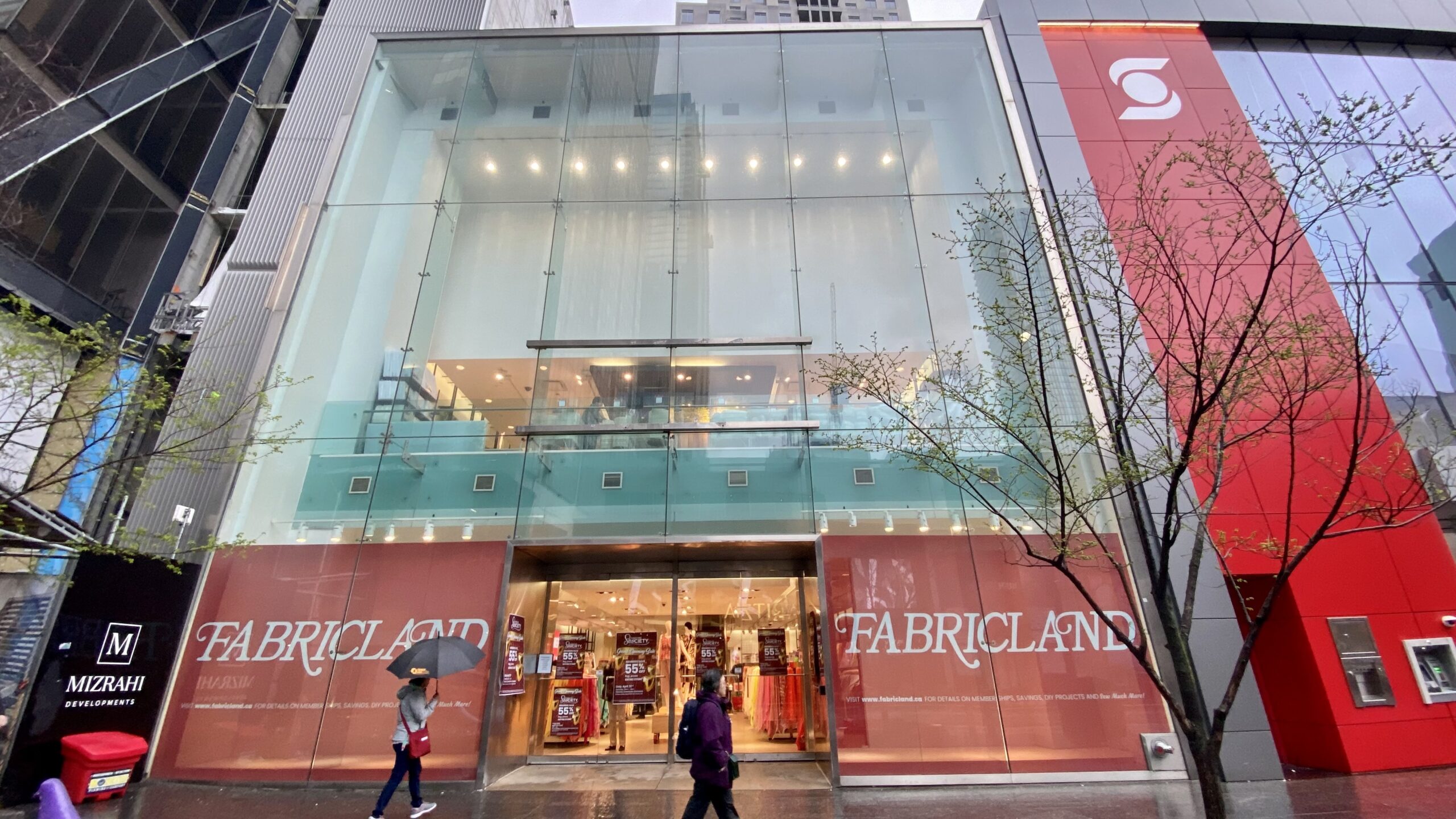 Fabricland to Replace H&M on Toronto's Bloor Street Luxury Run : r