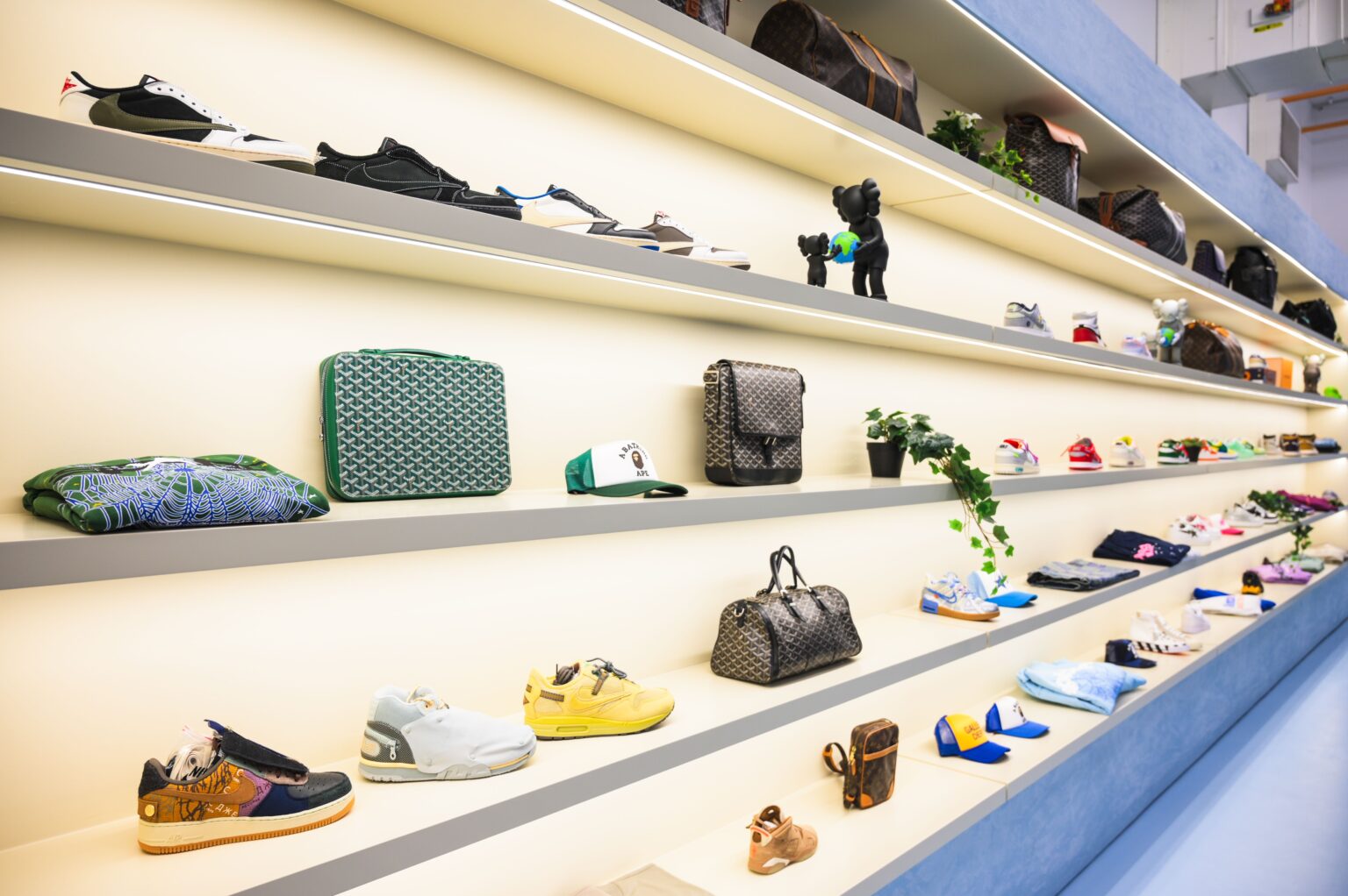 OAK Opens Flagship Store on Toronto's Queen Street West with Unique