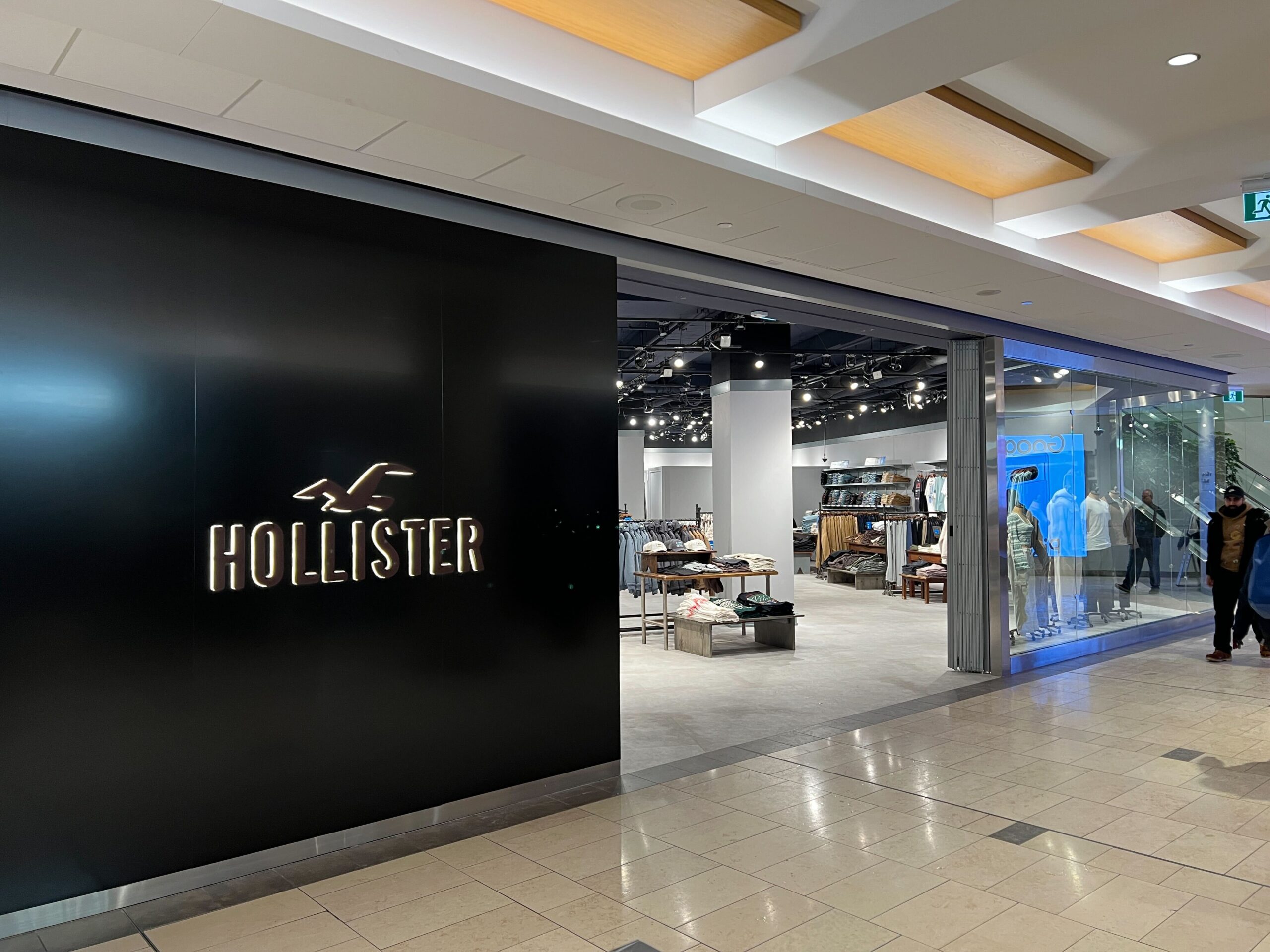Hollister Opens New Location at CF Pacific Centre in Downtown Vancouver