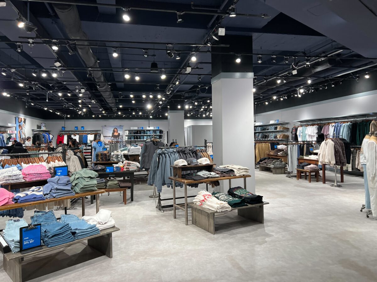 Hollister Opens New Location at CF Pacific Centre in Downtown Vancouver
