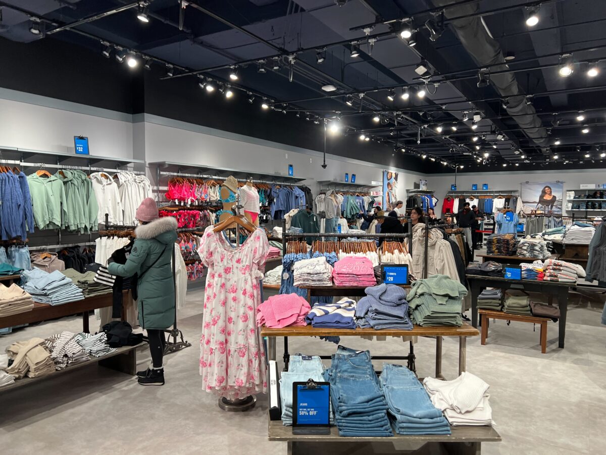 Hollister opens four Gilly Hick pop-up stores